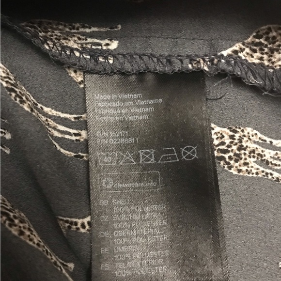H&M Giraffe Blouse - Picture 4 of 4